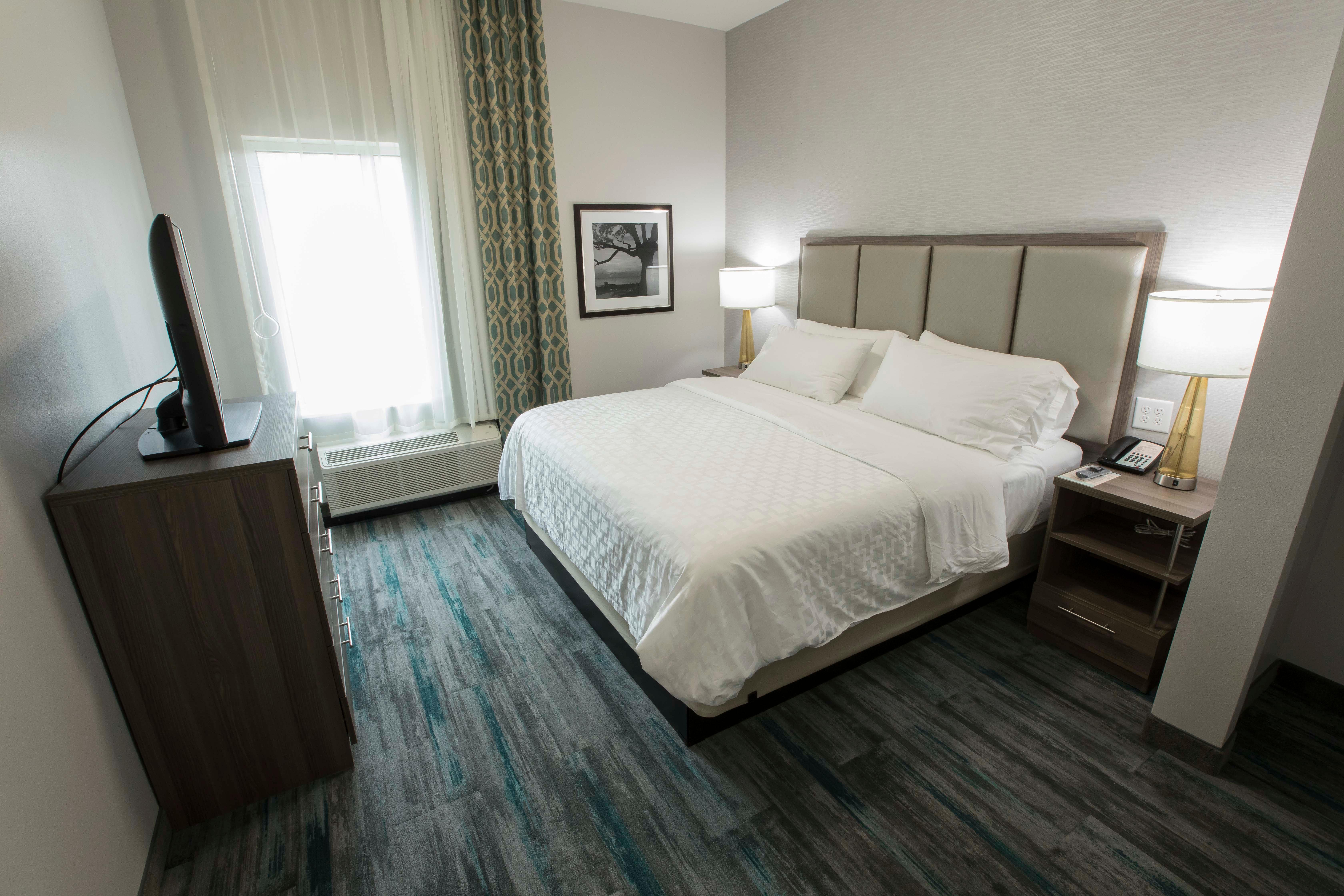 แคนเดิลวูด สวีท แมคโดเนาท์ Hotel แมคโดเนอ ภายนอก รูปภาพ