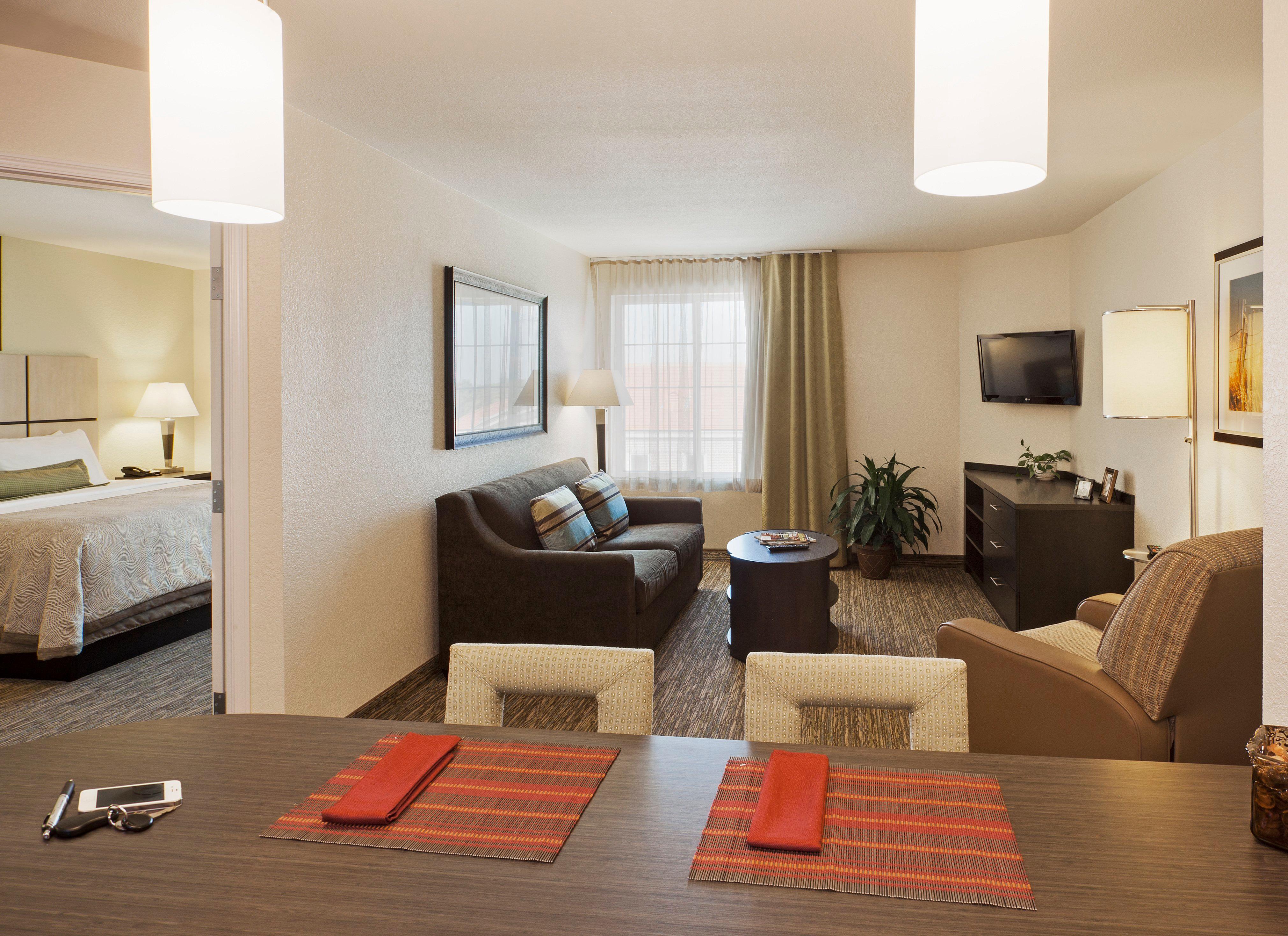 แคนเดิลวูด สวีท แมคโดเนาท์ Hotel แมคโดเนอ ภายนอก รูปภาพ